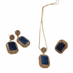 Blue sapphire crystal stones